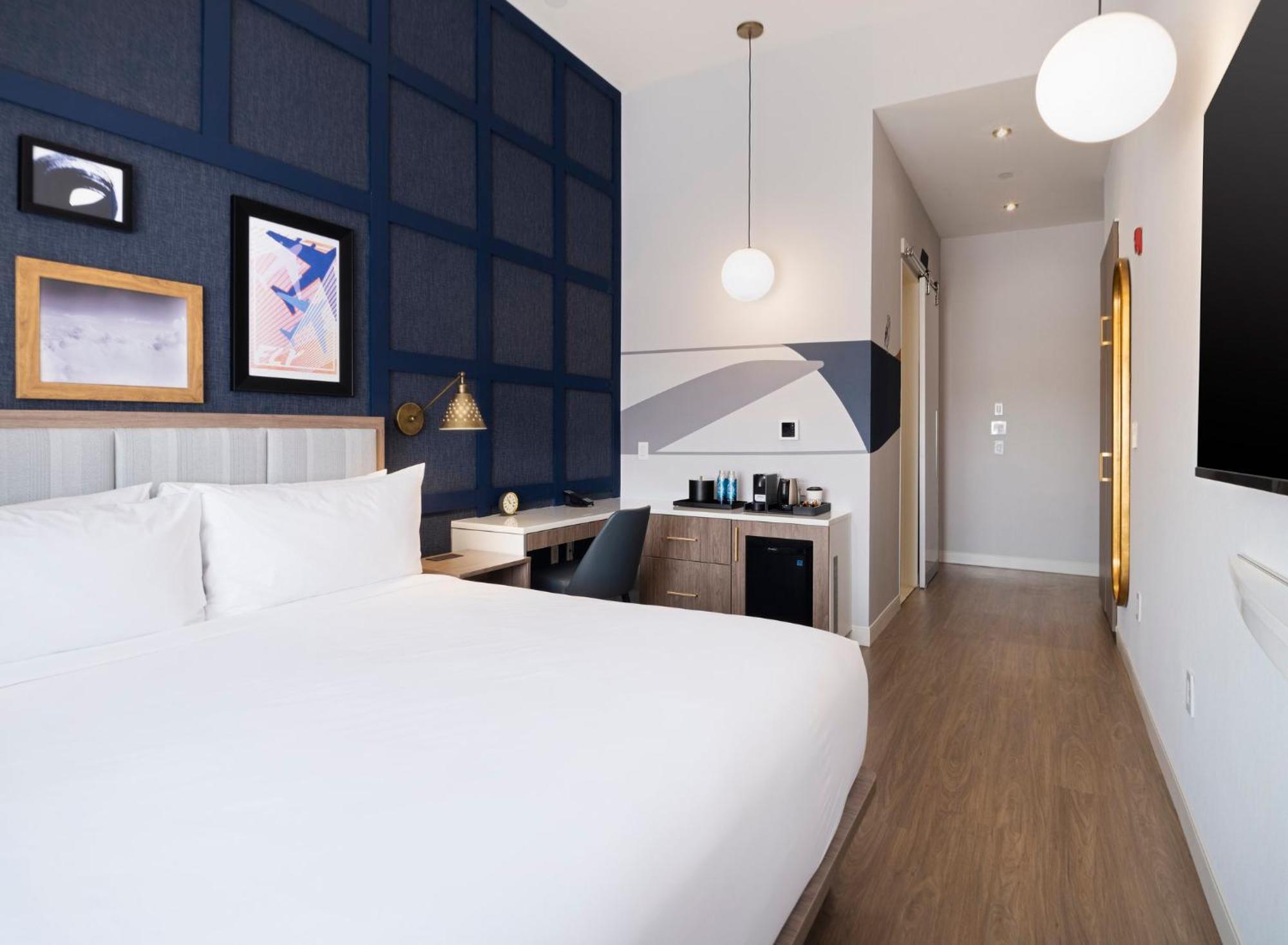 Voco Fiorello - Laguardia East By Ihg New York Bagian luar foto