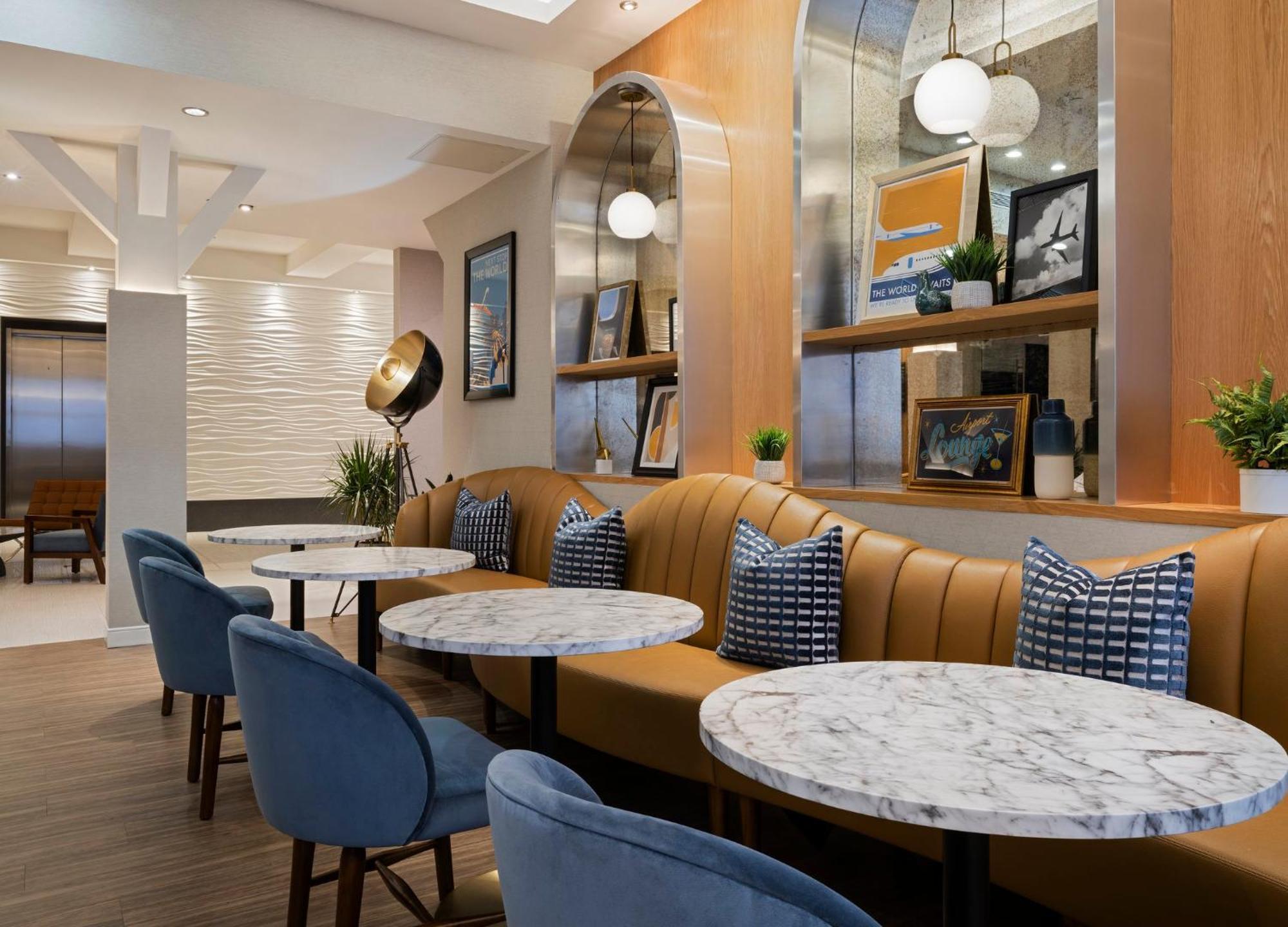 Voco Fiorello - Laguardia East By Ihg New York Bagian luar foto