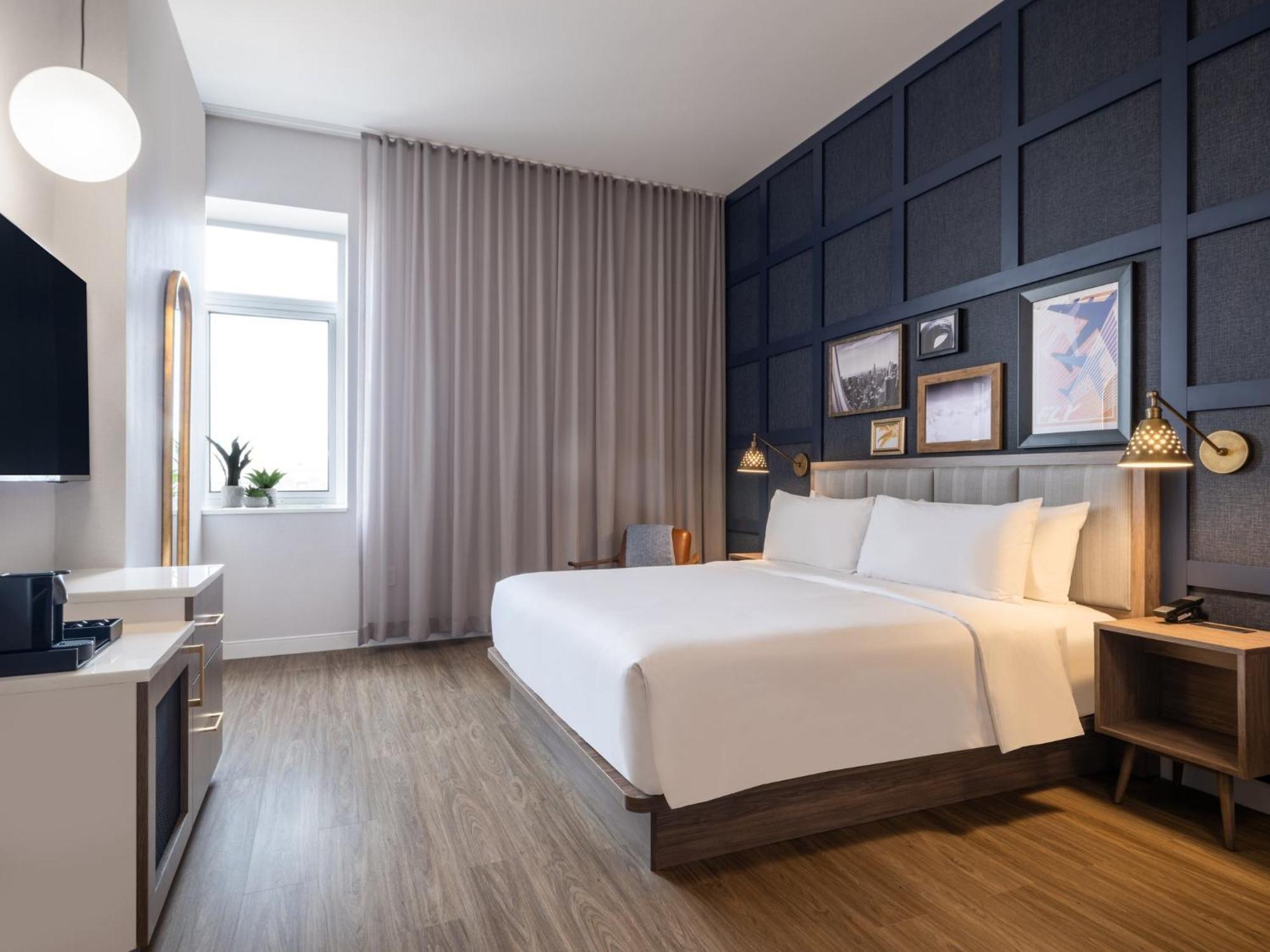 Voco Fiorello - Laguardia East By Ihg New York Bagian luar foto