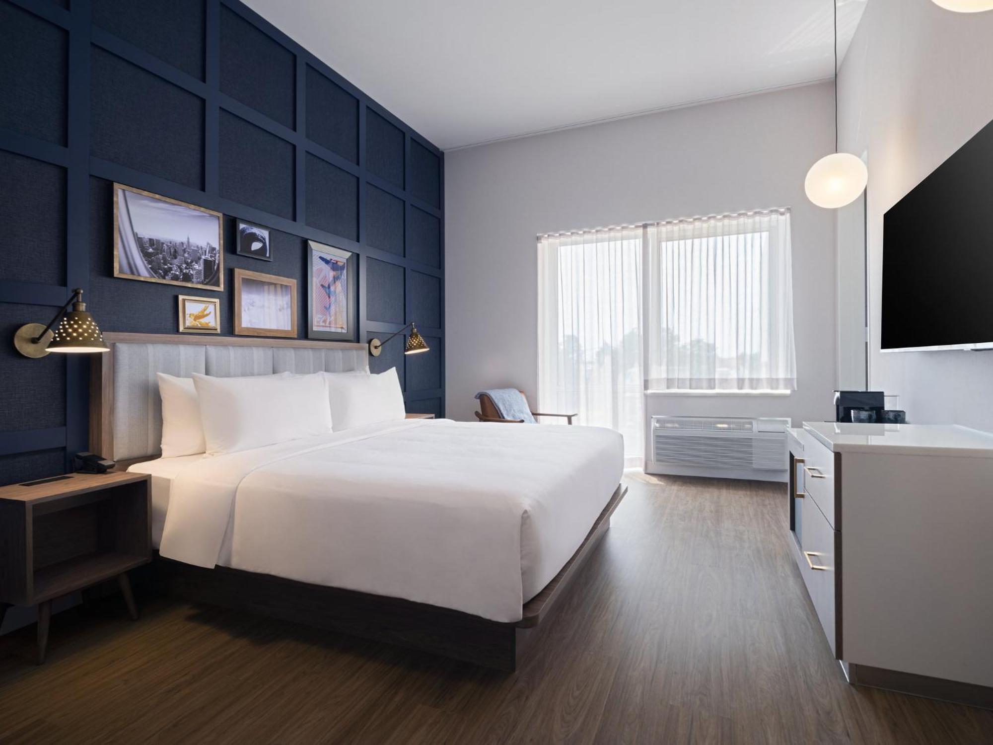 Voco Fiorello - Laguardia East By Ihg New York Bagian luar foto