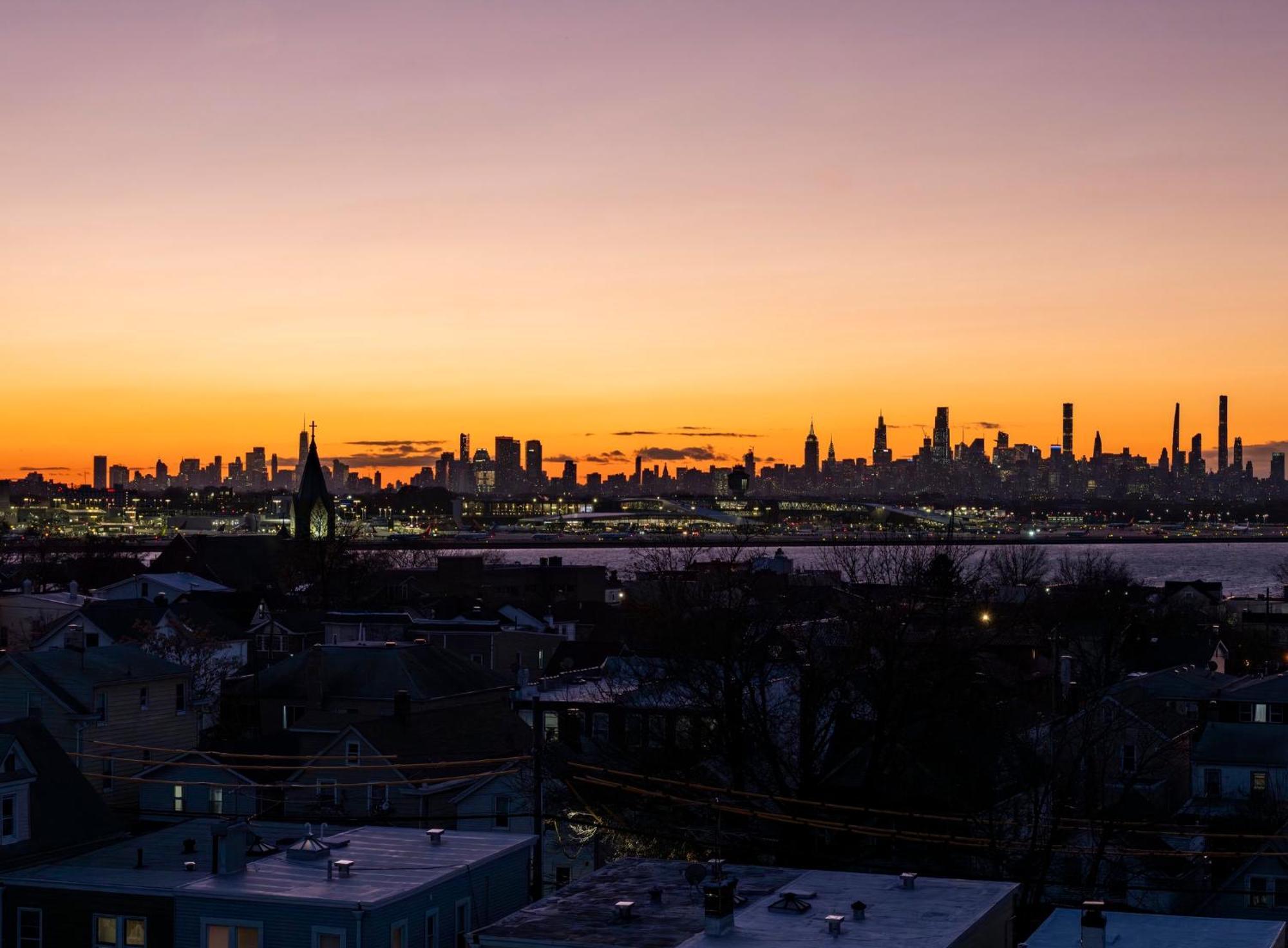 Voco Fiorello - Laguardia East By Ihg New York Bagian luar foto