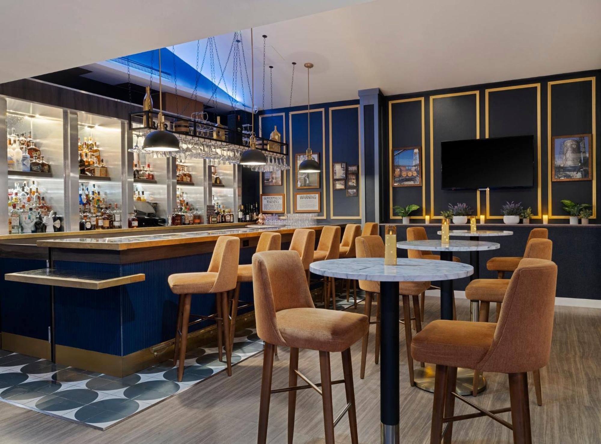 Voco Fiorello - Laguardia East By Ihg New York Bagian luar foto